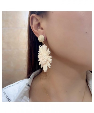 Boho Raffia Earrings Flower Statement Earrings for Women Cute Handmade Statement Raffia Drop Dangle Earrings for Girls, Summe...