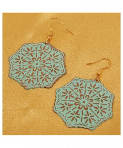 Indian Bollywood Fashion Prettily Hand Etching Vines Motifs Designer Jewelry Light Weight Earrings In Antique Gold or White T...