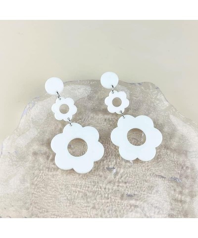 Acrylic Hollow Flower Earrings Vintage Y2K Resin Daisy Floral Drop Dangle Earrings 60S 70S Party Jewelry for Women Girls G-wh...